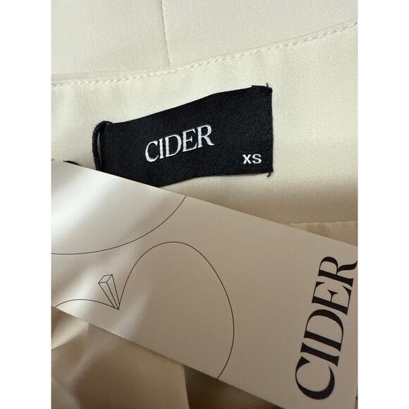 NEW Cider Women's Cream White Sleeveless Button Down Blazer Vest Tank Top Sz XS - Picture 4 of 5